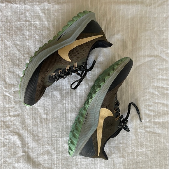 Nike | Zoom Hiking Sneakers size 7 - Picture 5 of 5
